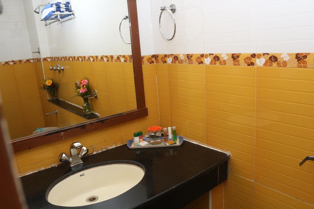 Hotel Comfort Chennai Exterior photo