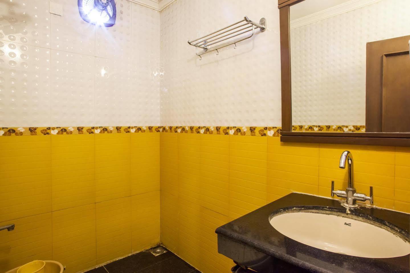 Hotel Comfort Chennai Exterior photo